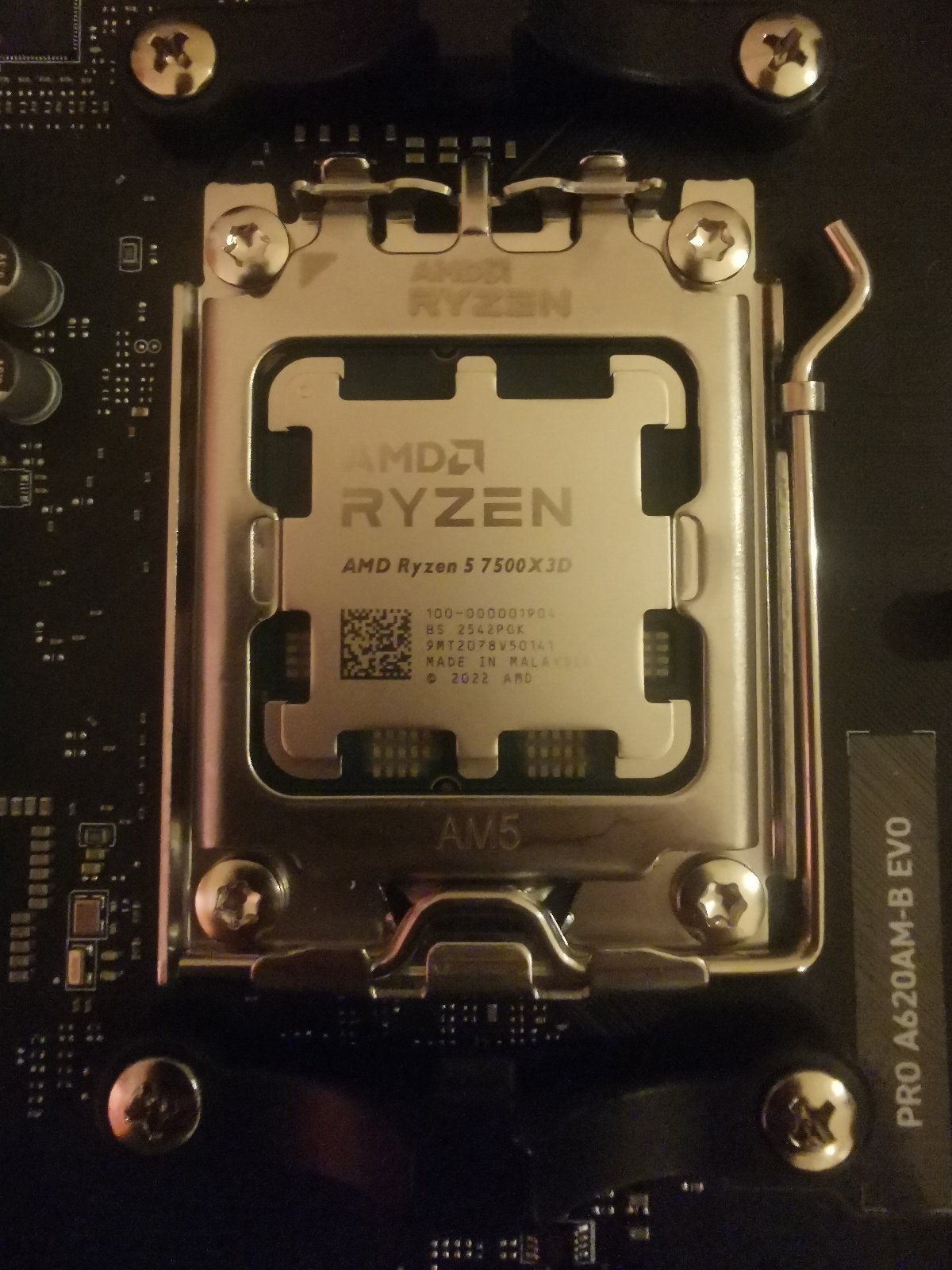 RTX 5060 TI, 7500X3D, 32GB DDR5 — photo 3