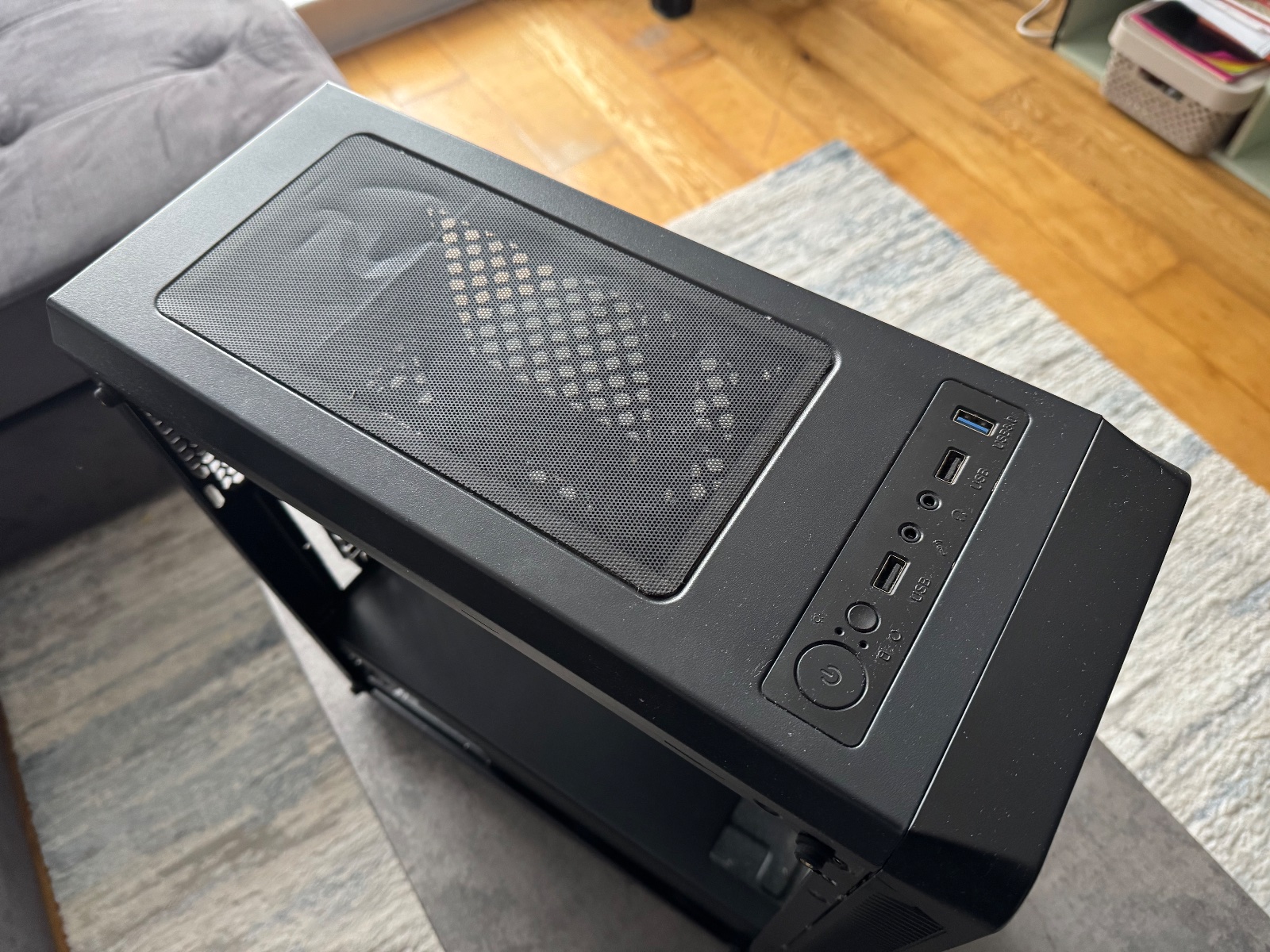 Bare bones full atx pc case — photo 3