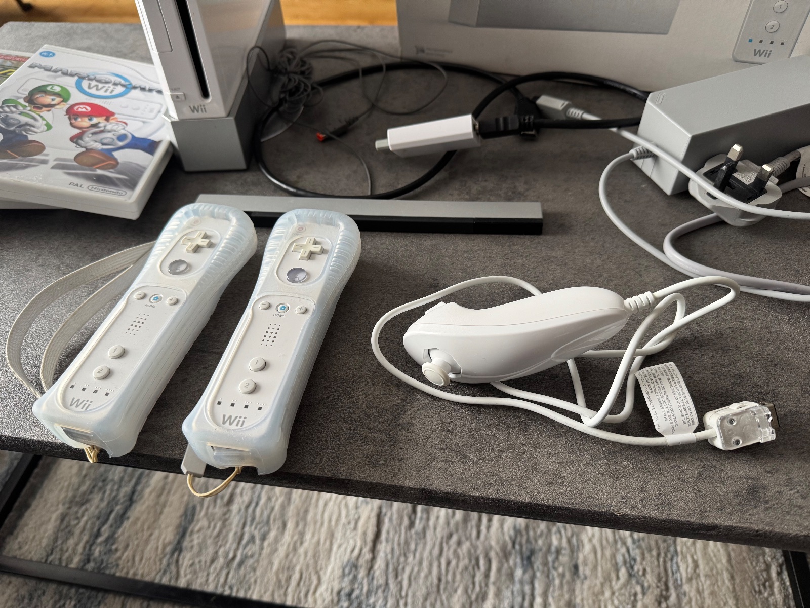 Nintendo Wii Console Bundle – Mario Kart, Wii Sports + HDMI Adapter — photo 4