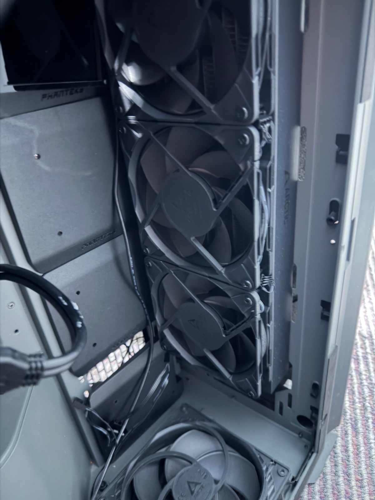 Phanteks Enthoo 719 with fans installed — photo 5