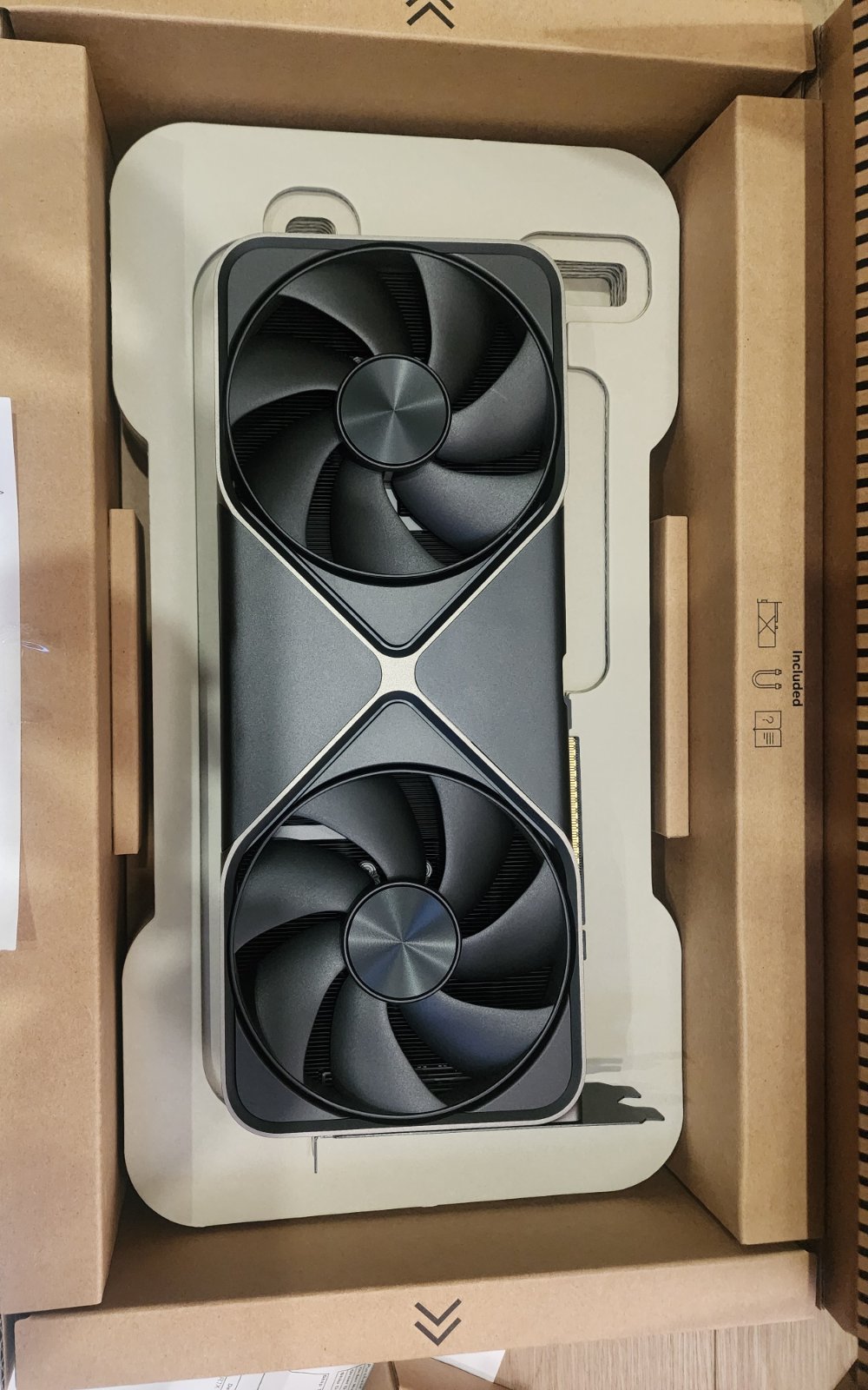 Nvidia RTX 5080 FE — photo 5