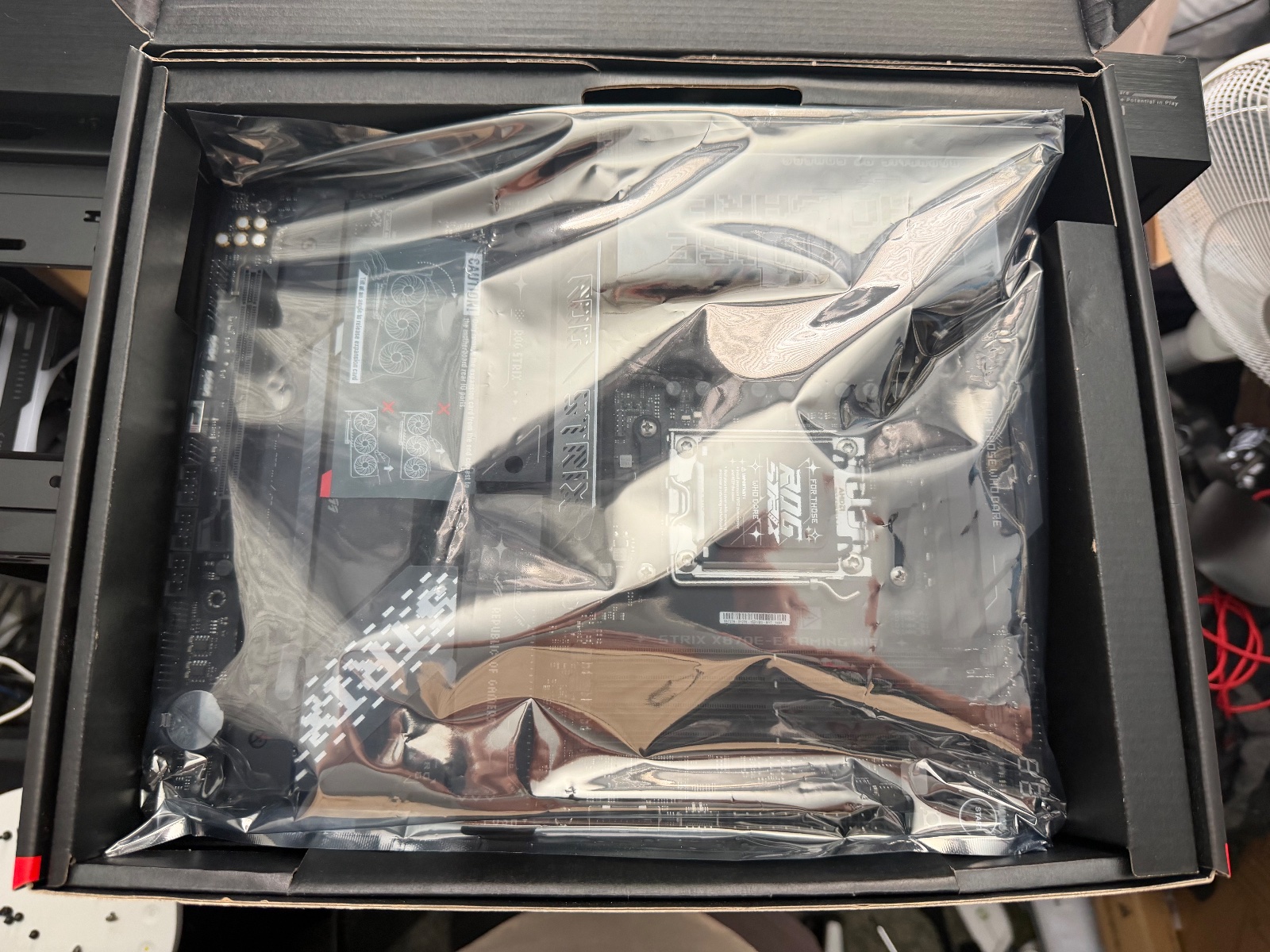 Asus ROG Strix X870E-E Gaming WiFi — photo 5