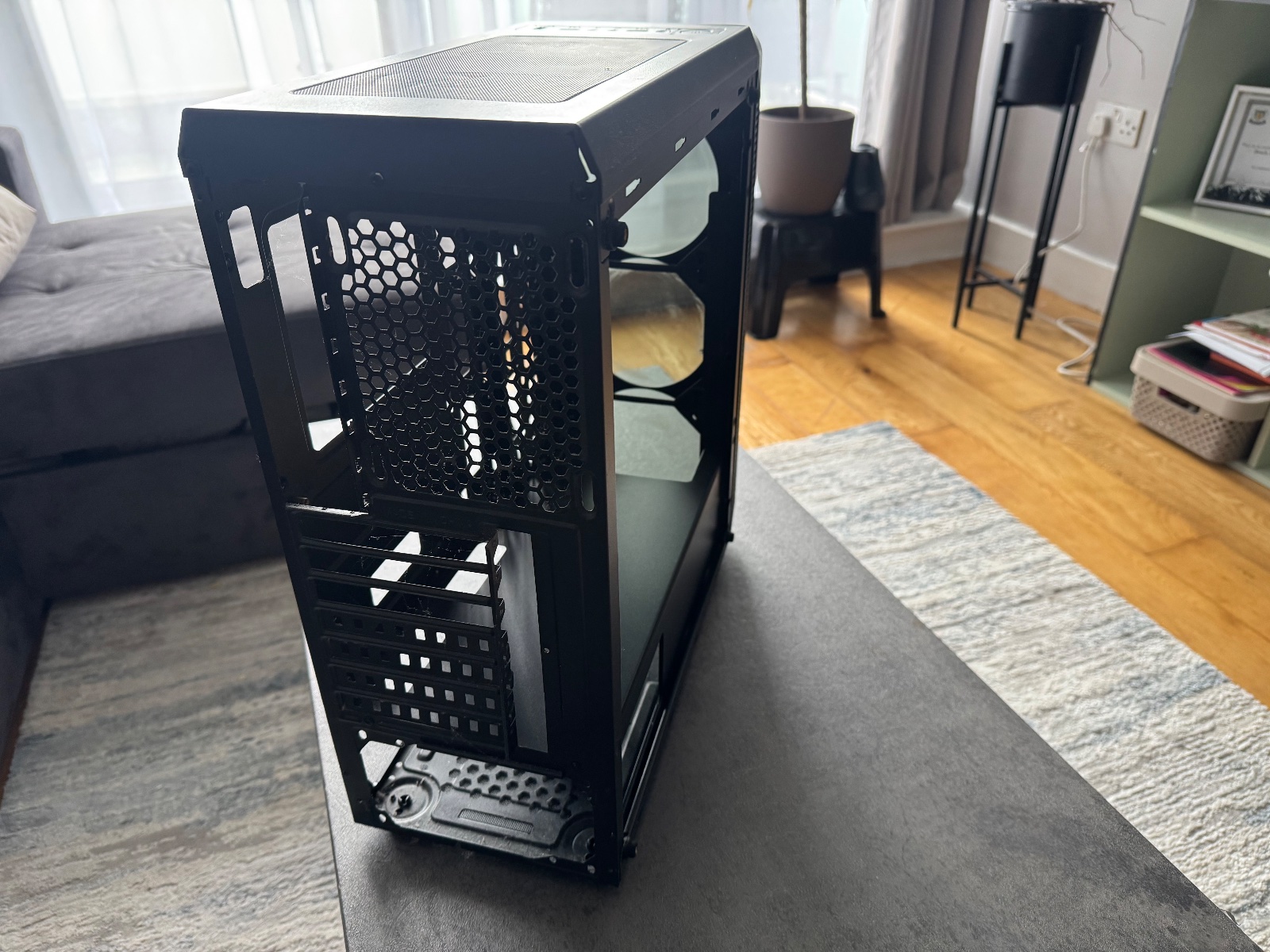 Bare bones full atx pc case — photo 5