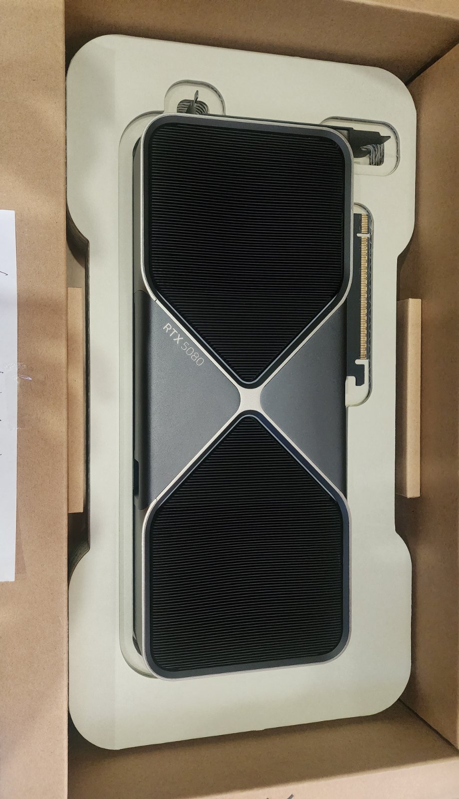 Nvidia RTX 5080 FE — photo 6