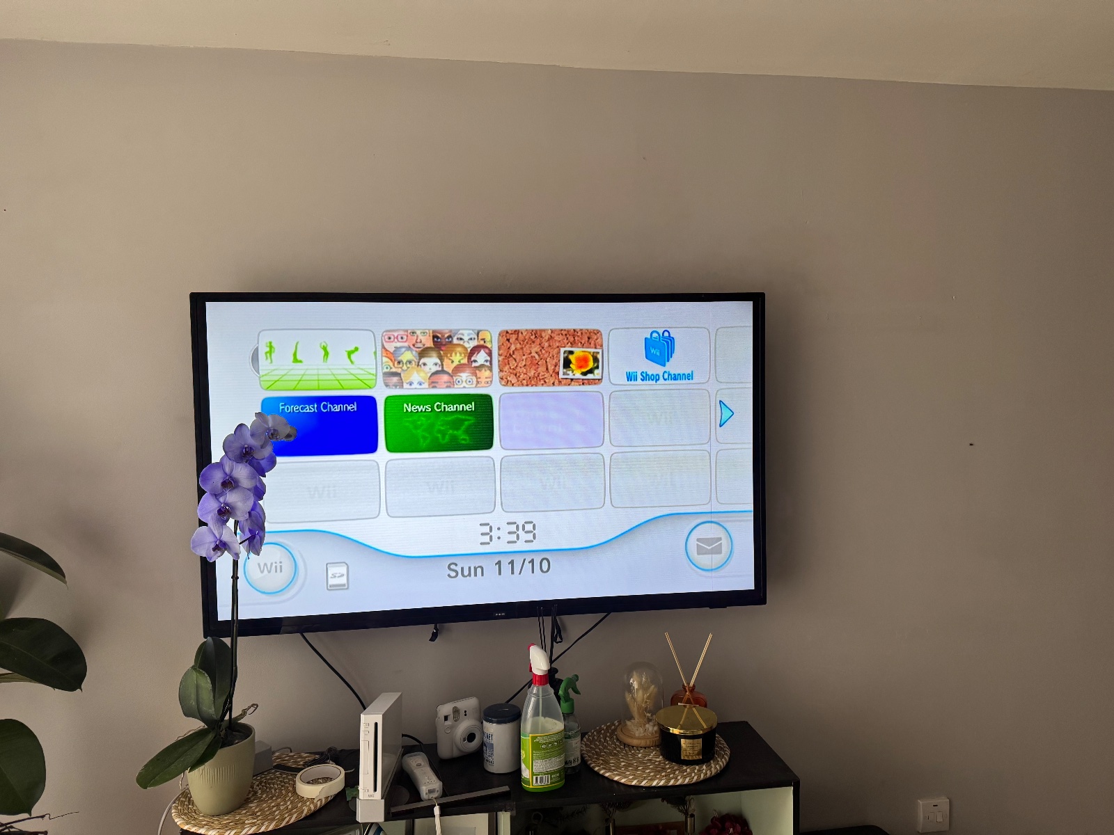 Nintendo Wii Console Bundle – Mario Kart, Wii Sports + HDMI Adapter — photo 6