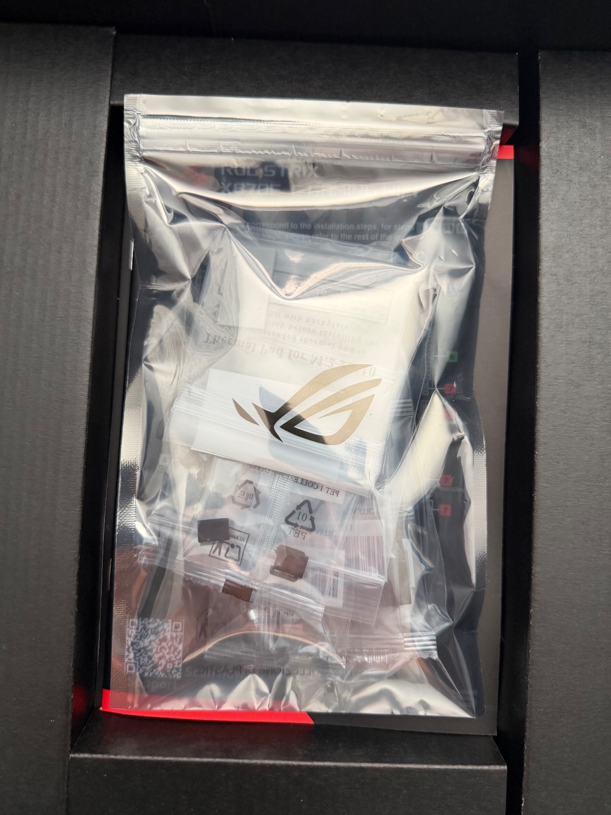 Asus ROG Strix X870E-E Gaming WiFi — photo 7